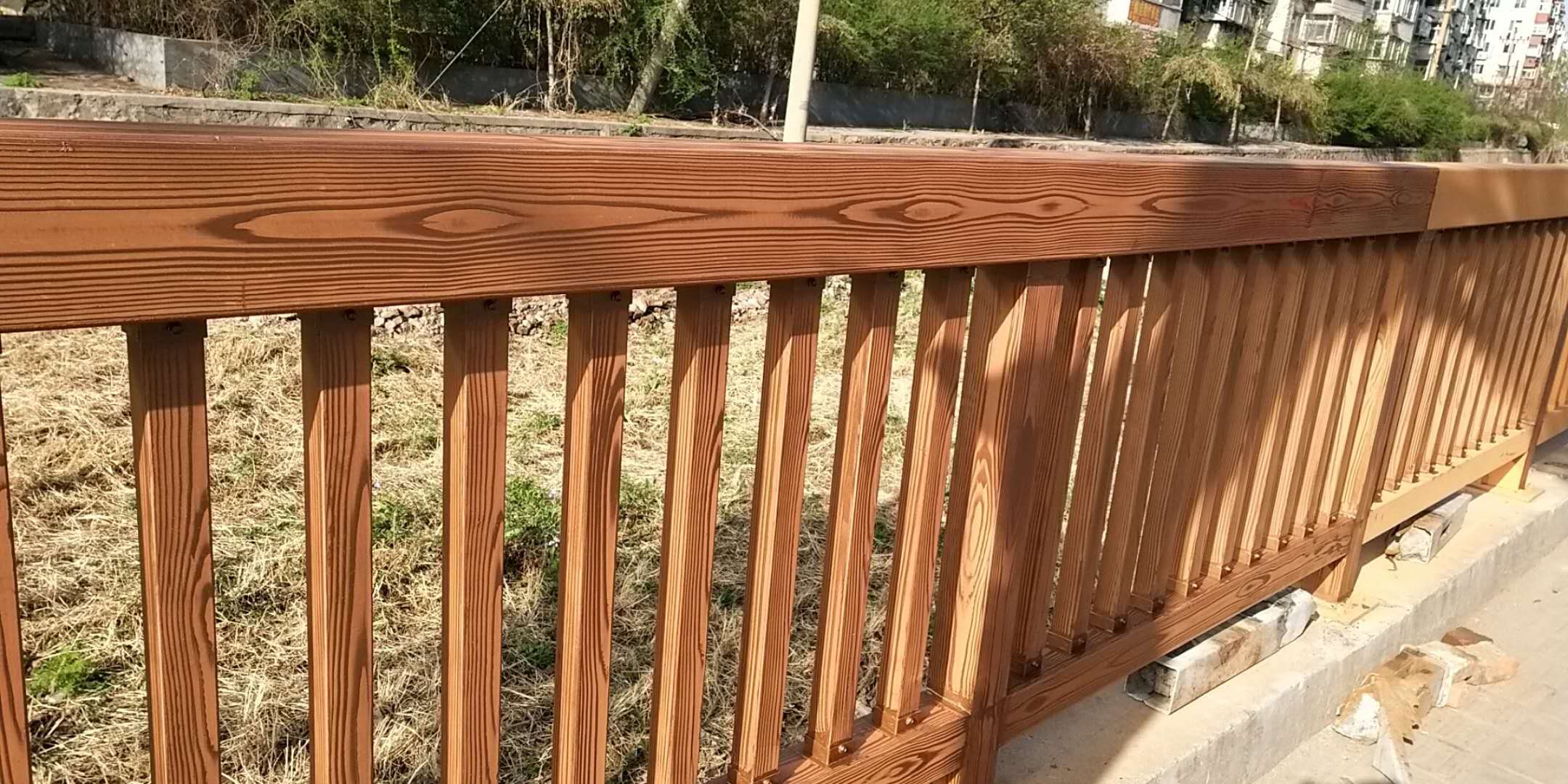 四平河北承德双桥区护栏仿木纹漆施工项目